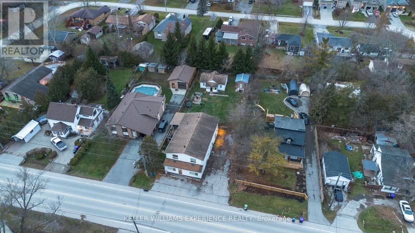 1024 Ewart Street — photo 4 of 8