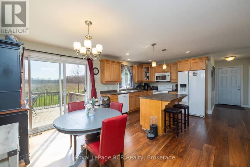 123 Douglas Street — photo 13 of 40