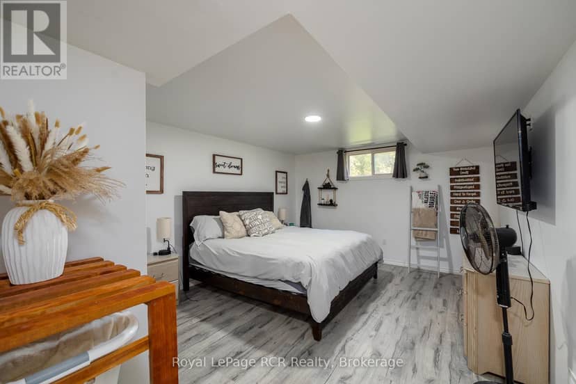 123 Douglas Street — photo 27 of 40