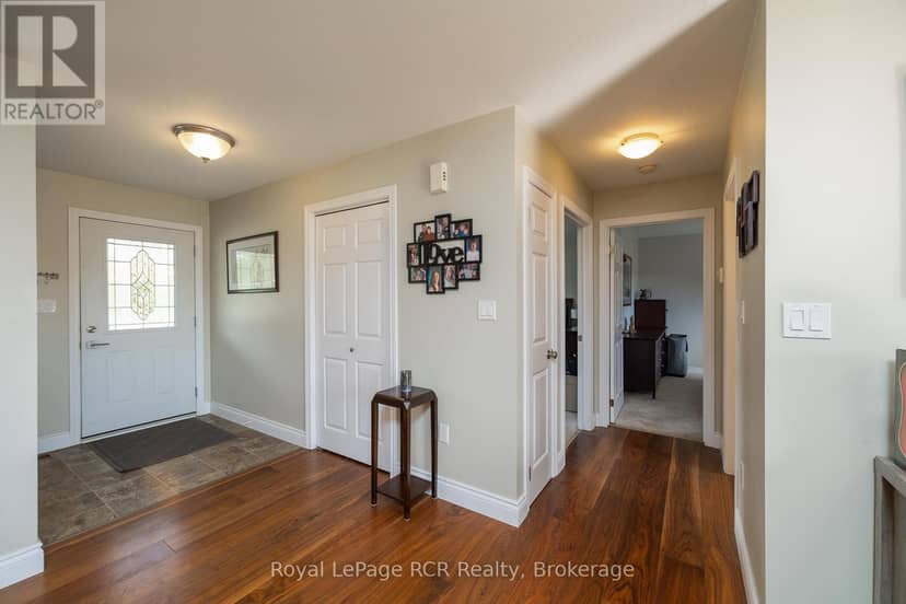 123 Douglas Street — photo 4 of 40
