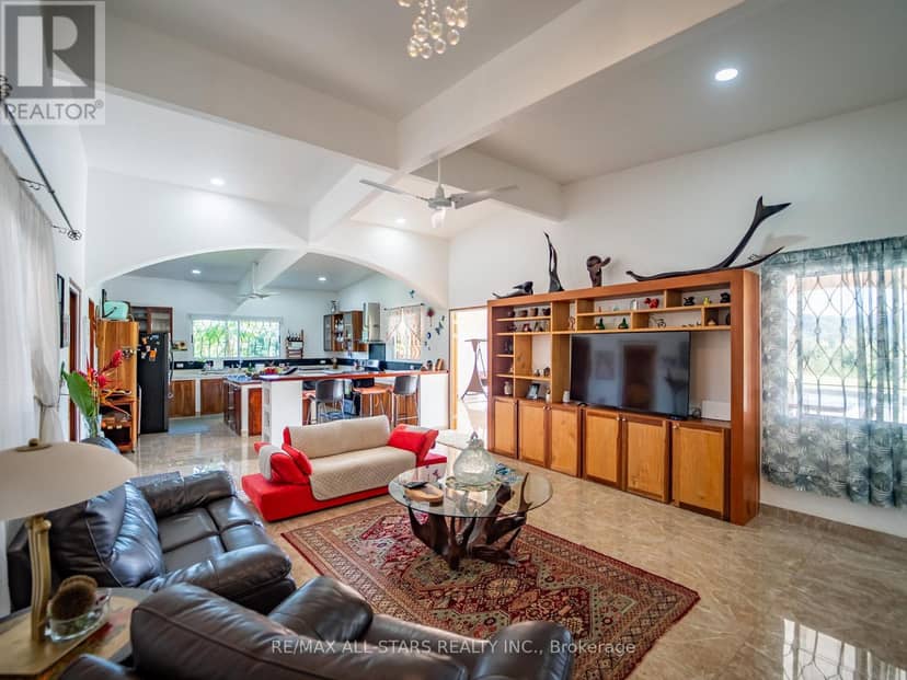 Casa Koi C. Cobano Road — photo 9 of 39