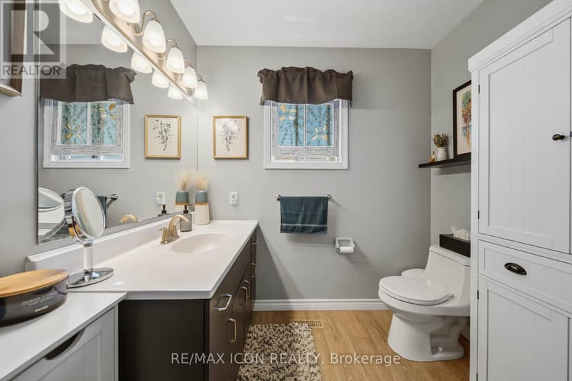 61 Carleton Court — photo 13 of 39