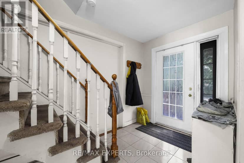 16 Bellehaven Crescent, Toronto, photo 2