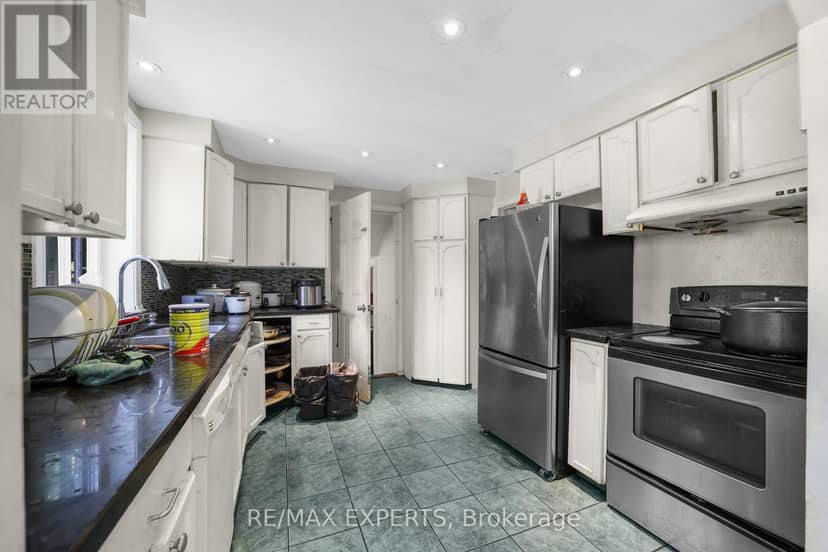 16 Bellehaven Crescent, Toronto, photo 8