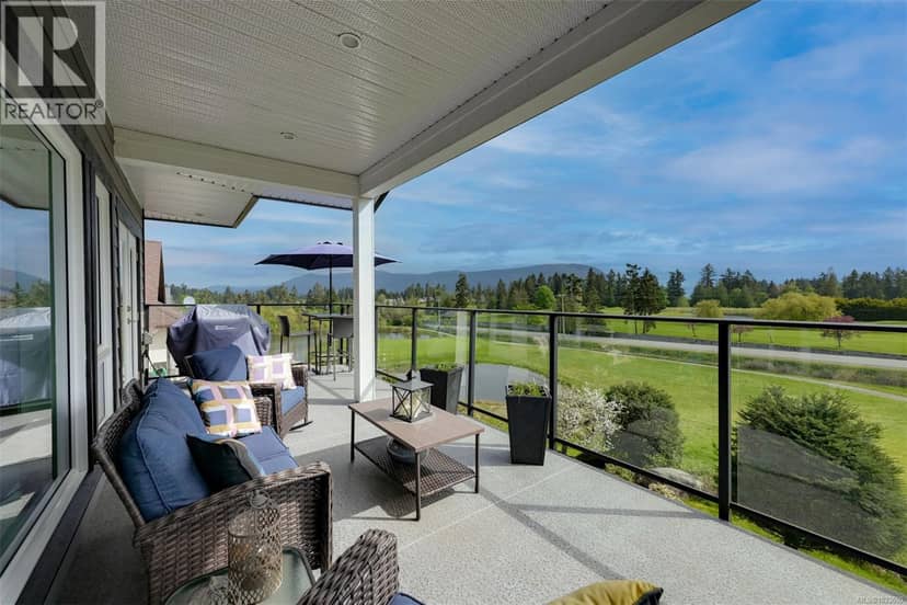 853 Country Club Dr — photo 1 of 40