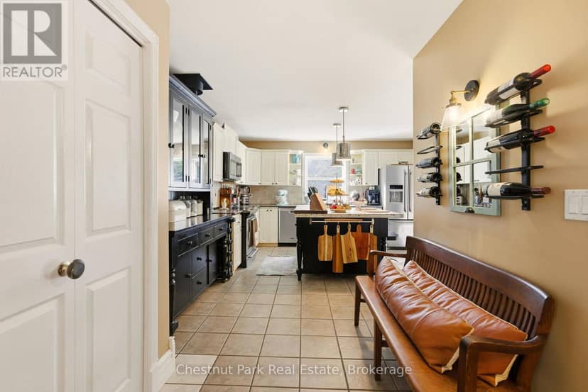 75 Pond Crescent — photo 10 of 40