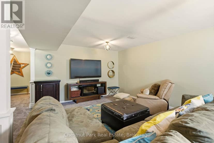 75 Pond Crescent — photo 37 of 40