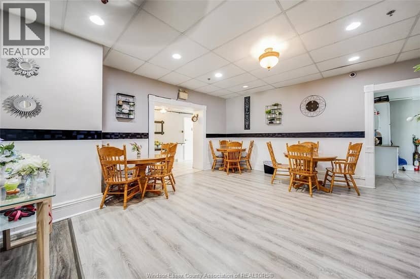 122 Talbot St. S — photo 11 of 38