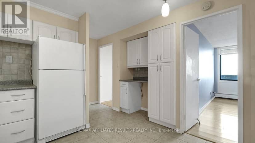 2110 - 415 Greenview Avenue — photo 18 of 40