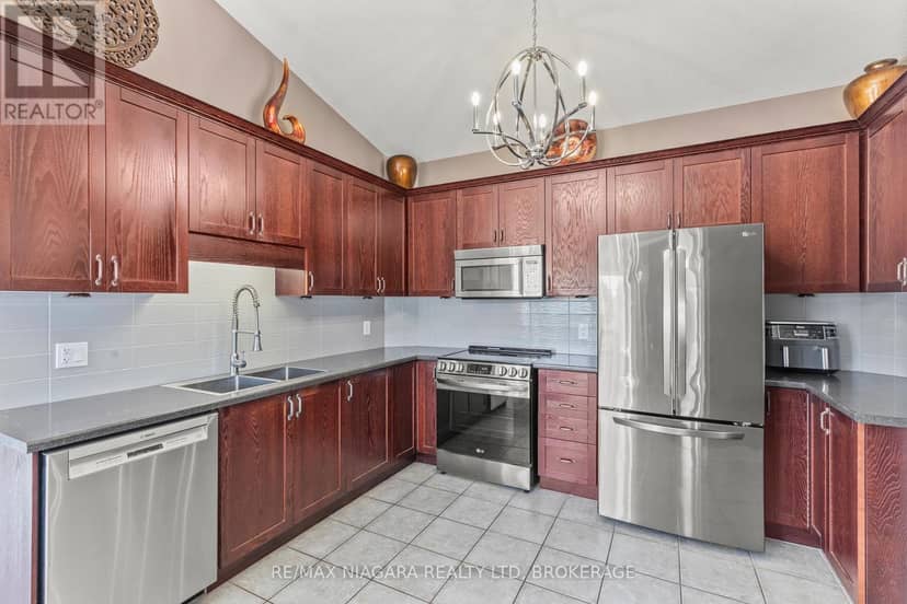 3579 Carver Street — photo 11 of 36