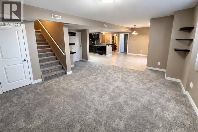2, 189 Silkstone Road W, Lethbridge, photo 2