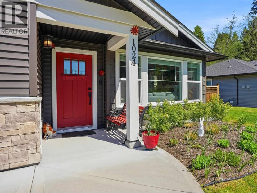 1024 CELIA CRESCENT, Gibsons, photo 2