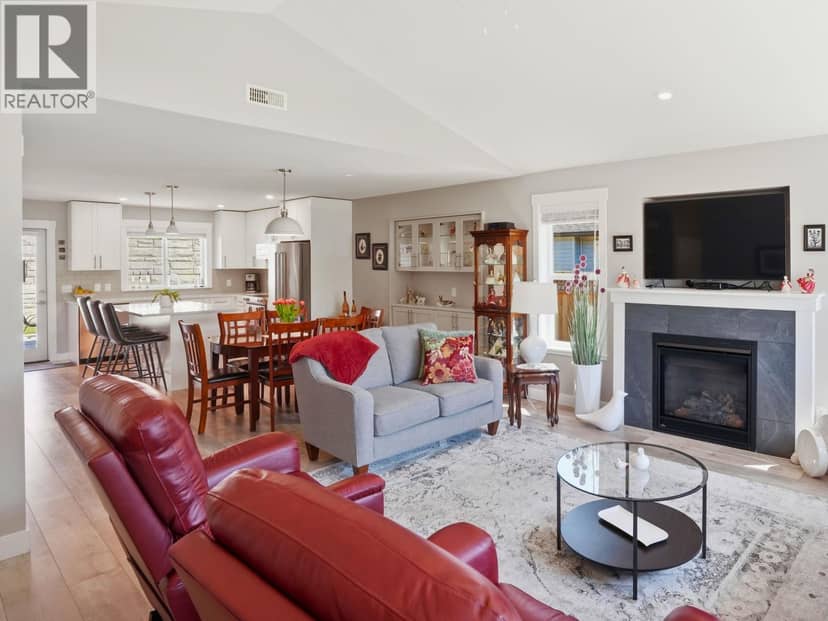 1024 CELIA CRESCENT, Gibsons, photo 5