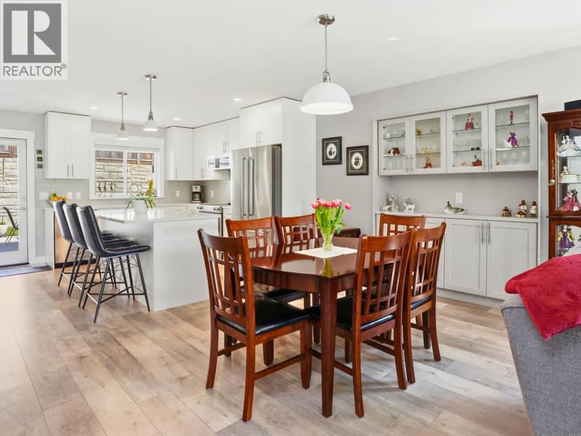 1024 CELIA CRESCENT, Gibsons, photo 6