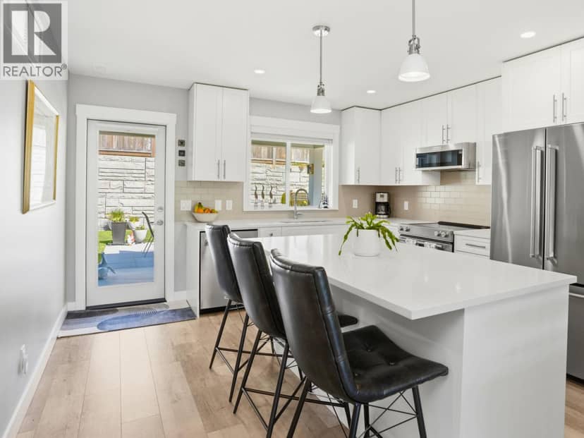 1024 CELIA CRESCENT, Gibsons, photo 8