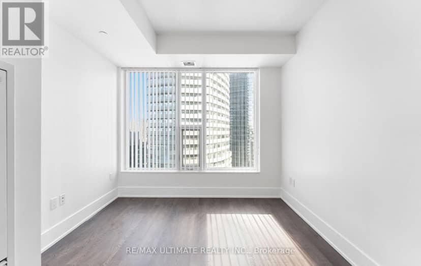3612 - 10 York Street — photo 21 of 37