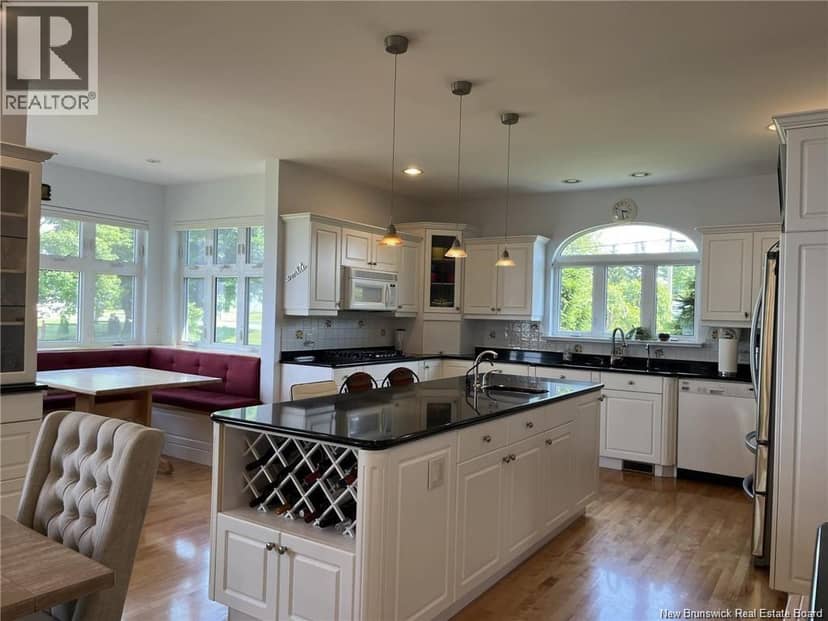4361 Water Street — photo 13 of 40