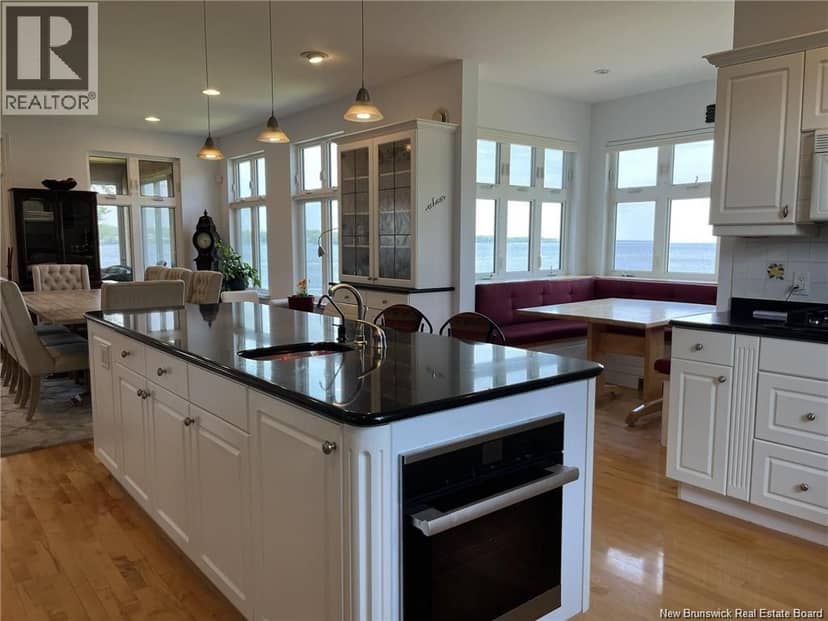 4361 Water Street — photo 14 of 40