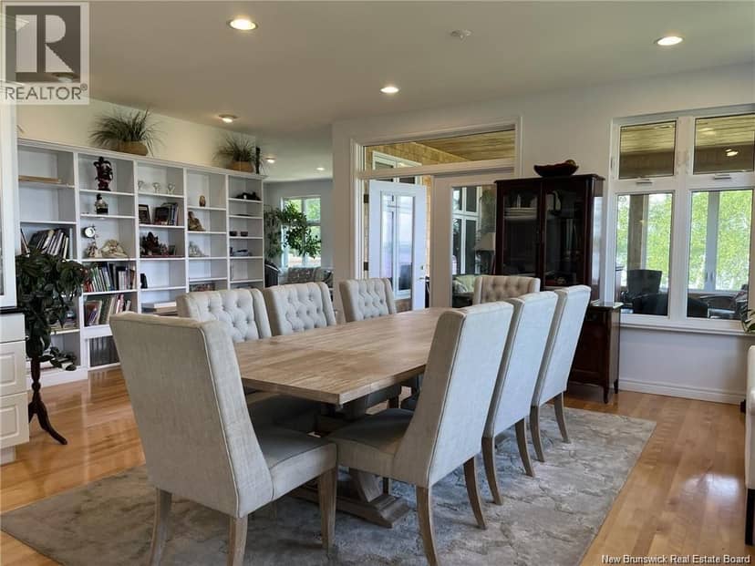 4361 Water Street — photo 17 of 40