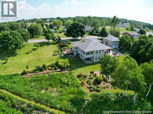 4361 Water Street — photo 3 of 40