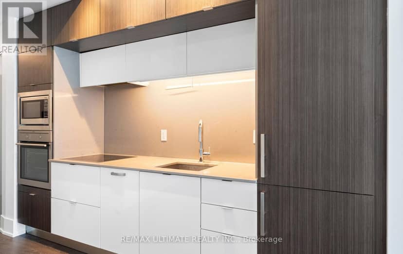 3612 - 10 York Street — photo 15 of 37