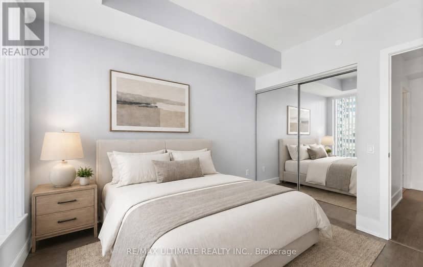 3612 - 10 York Street — photo 18 of 37
