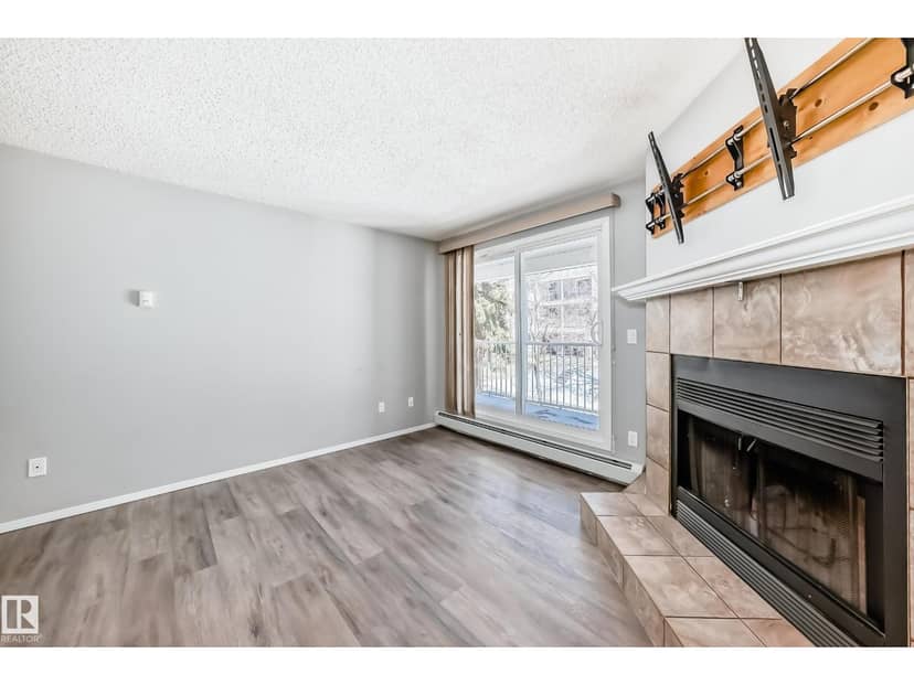 #202 328 Woodbridge WY — photo 12 of 40