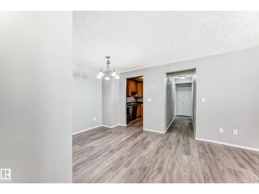 #202 328 Woodbridge WY — photo 19 of 40