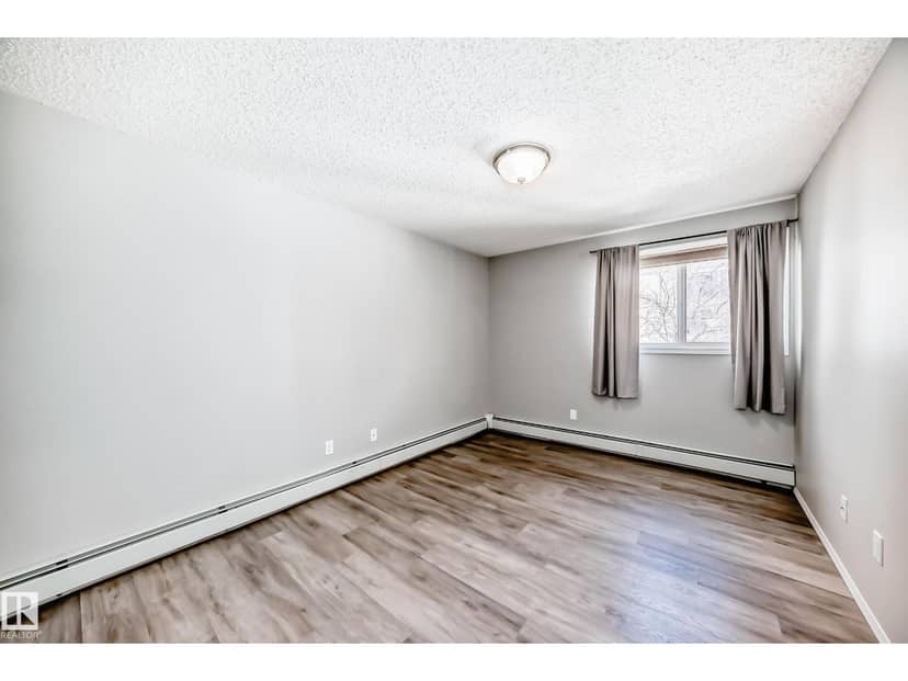 #202 328 Woodbridge WY — photo 21 of 40
