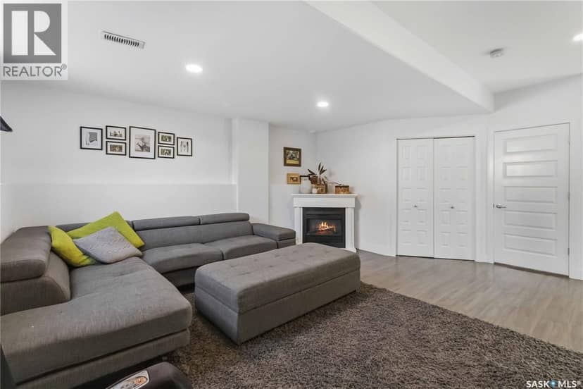 403 Delainey ROAD — photo 32 of 40