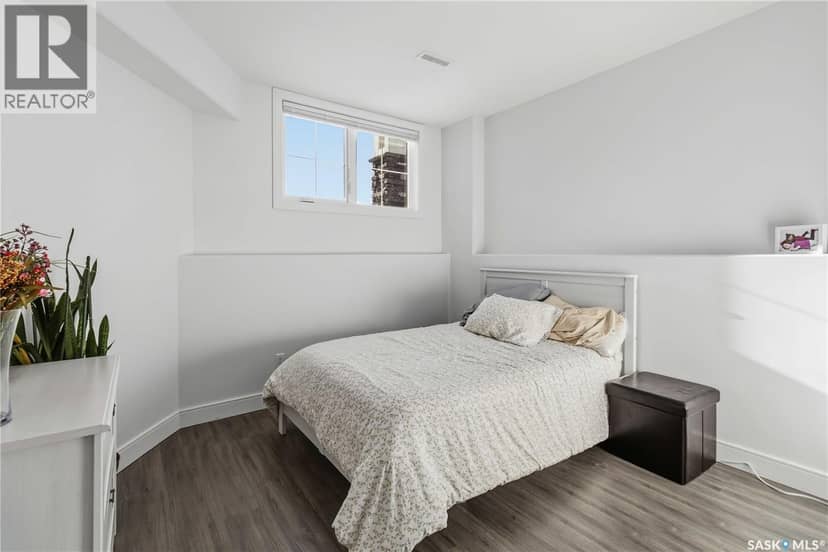 403 Delainey ROAD — photo 35 of 40