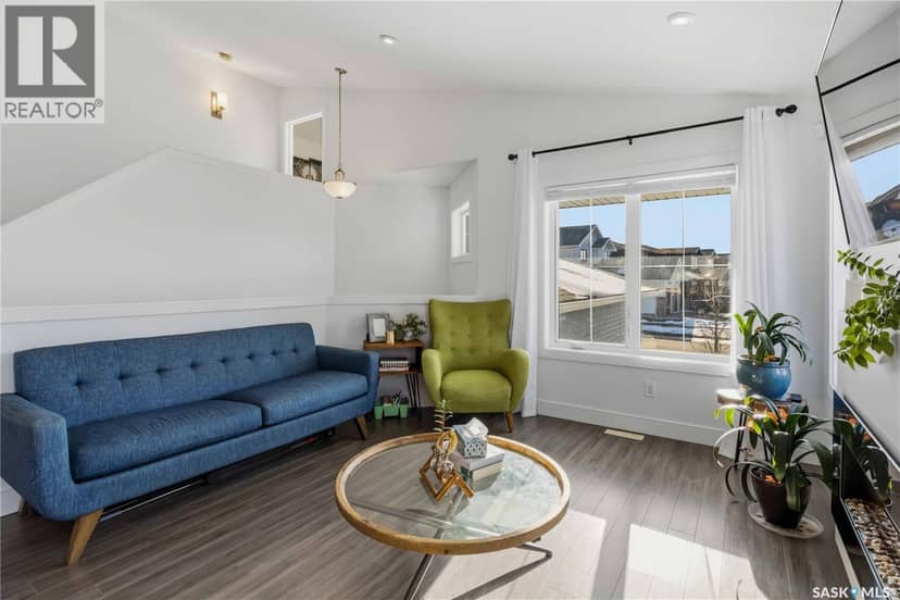 403 Delainey ROAD — photo 4 of 40