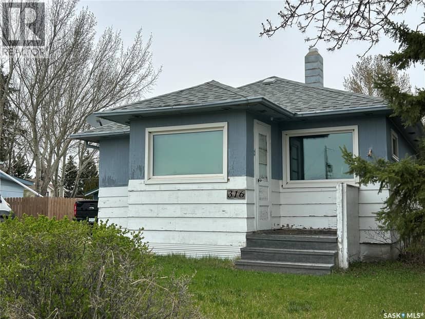 316 4th AVENUE W, Watrous