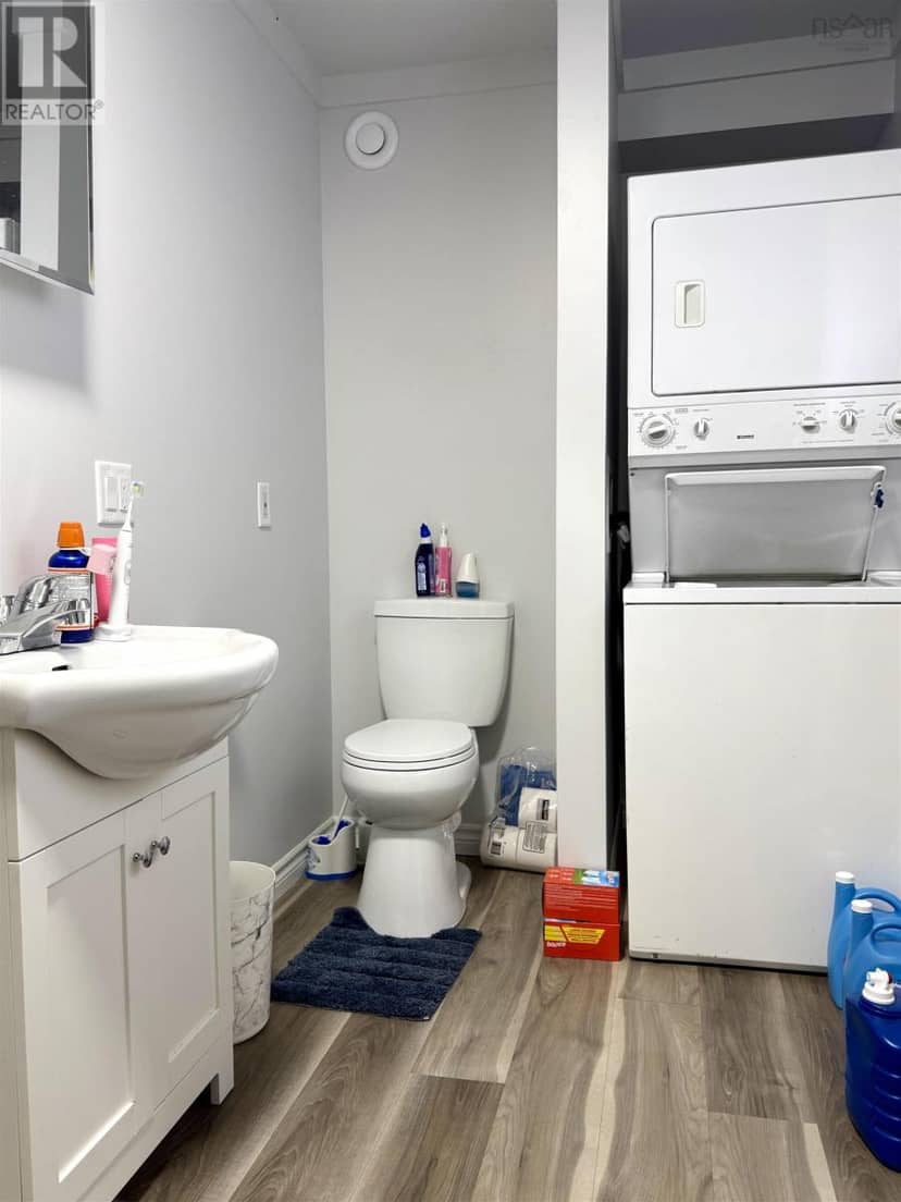 46 Lisgar Street — photo 18 of 40