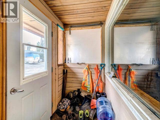 91301 Alaska Highway — photo 17 of 33