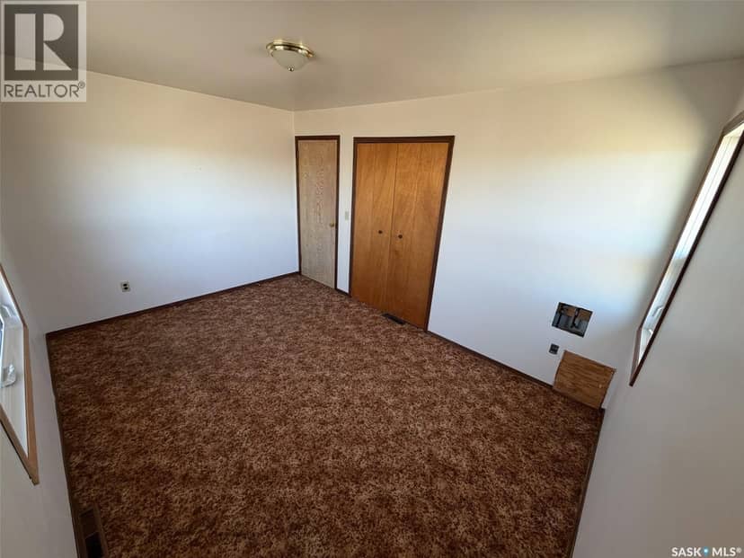 Eastend Wills Acreage — photo 19 of 40
