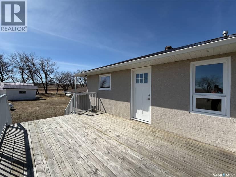 Eastend Wills Acreage — photo 37 of 40