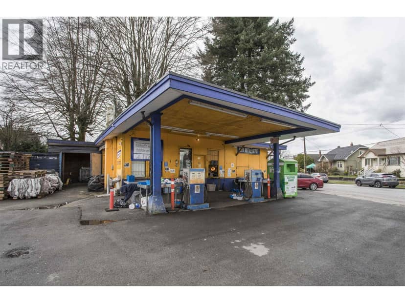 916 EIGHTH STREET, New Westminster