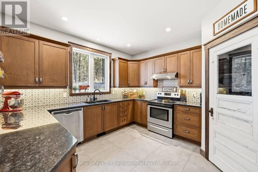 63 Hansen Road — photo 17 of 40