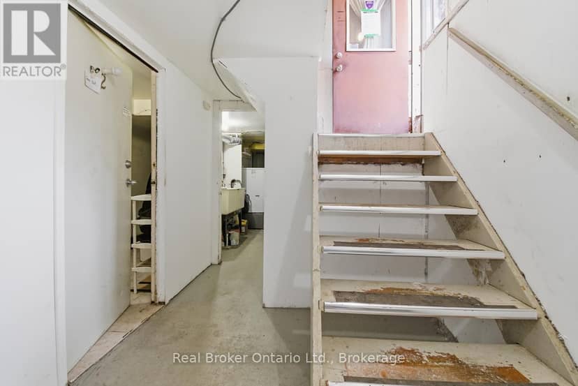 307 Wallace Avenue S — photo 10 of 40