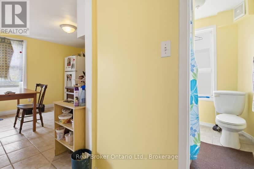 307 Wallace Avenue S — photo 16 of 40