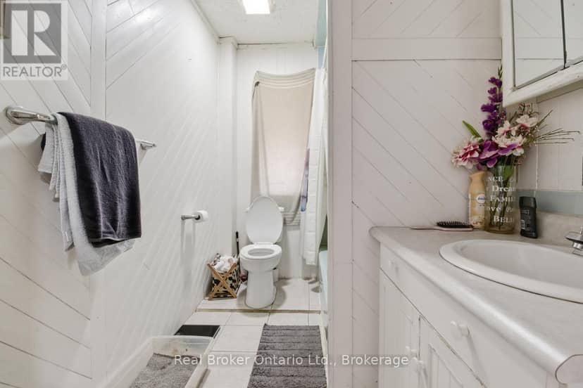 307 Wallace Avenue S — photo 32 of 40