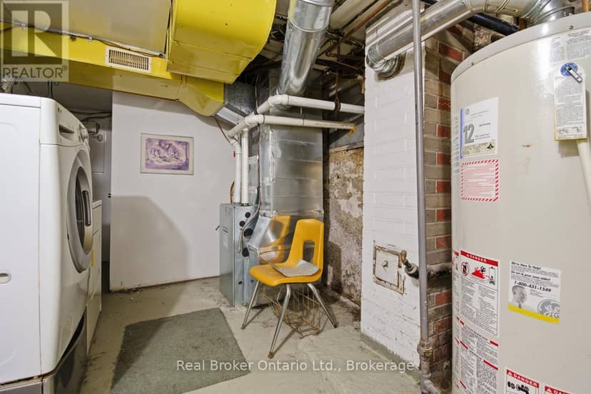 307 Wallace Avenue S — photo 8 of 40