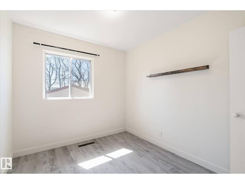 10531 128 AV NW — photo 14 of 40