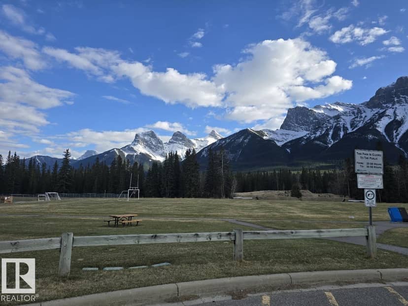 538 1st ST, Canmore, photo 5