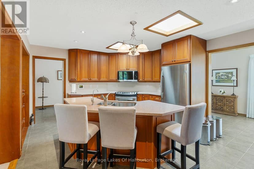 1089 Pioneer Road — photo 20 of 40