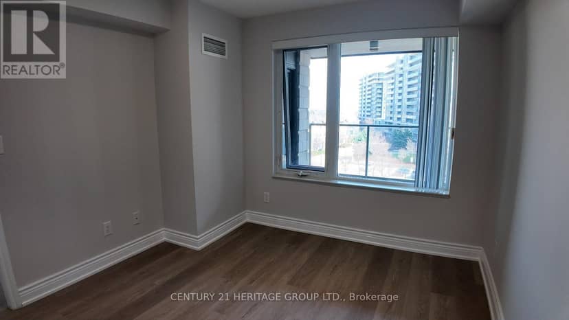 601 - 233 South Park Road — photo 14 of 19