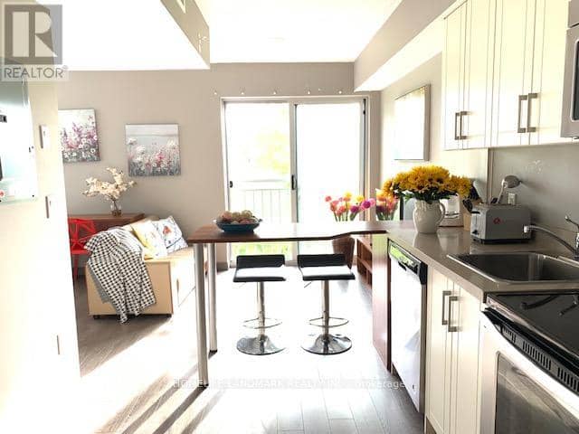 312 - 321 Spruce Street — photo 16 of 31