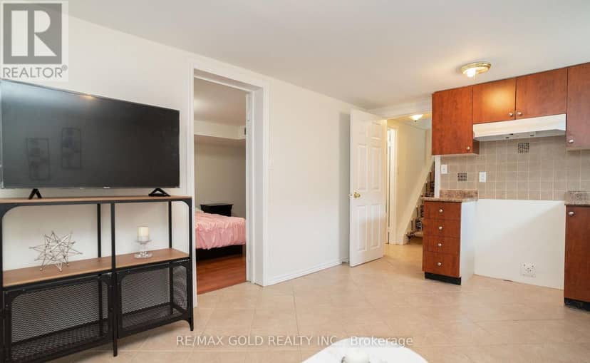 51 Davenport Crescent — photo 30 of 40