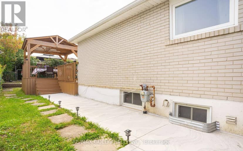 51 Davenport Crescent — photo 34 of 40